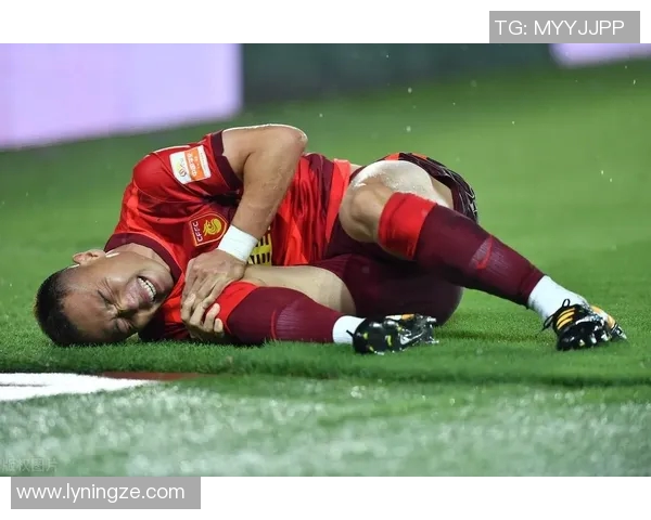 图库曼与亚自由的对决精彩纷呈引发球迷热议与期待